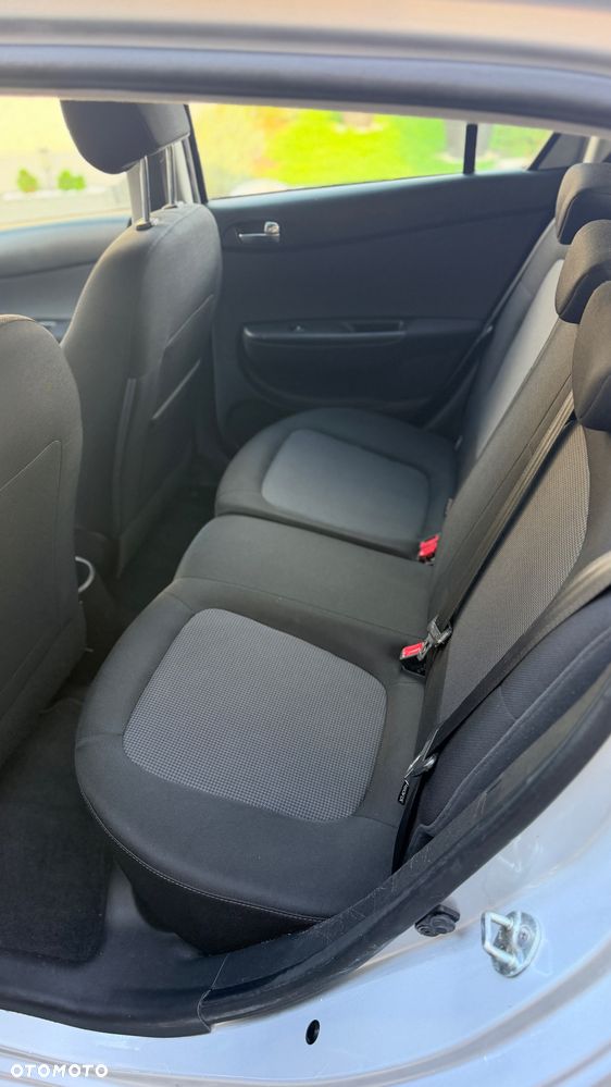 Hyundai i20 1.25 Wersja Jubileuszowa - 16