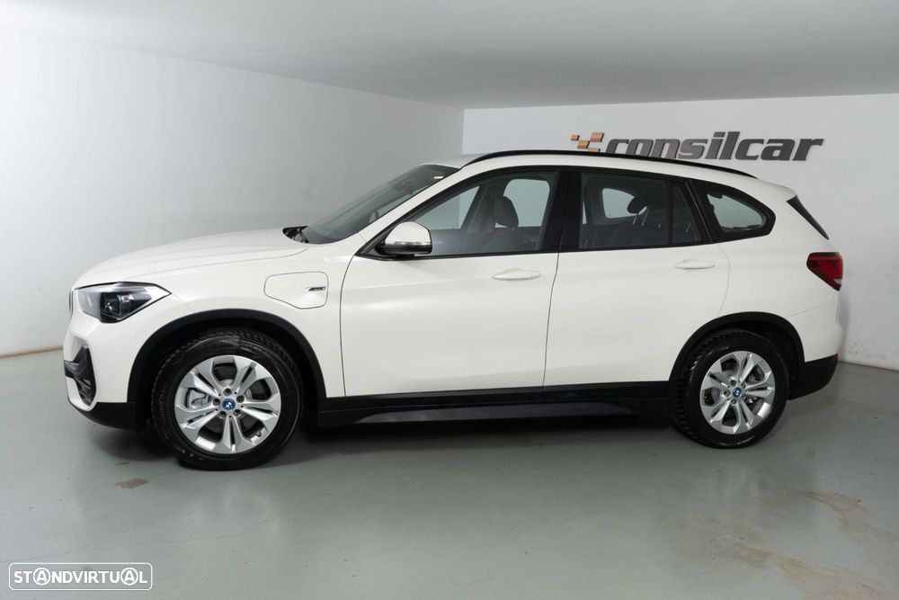 BMW X1 25 e xDrive Corporate Edition - 8