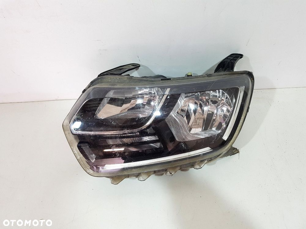 DACIA DUSTER II 2 LAMPA PRZÓD PRZEDNIA LEWA 260609367R EUROPA ORYGINAŁ - 1