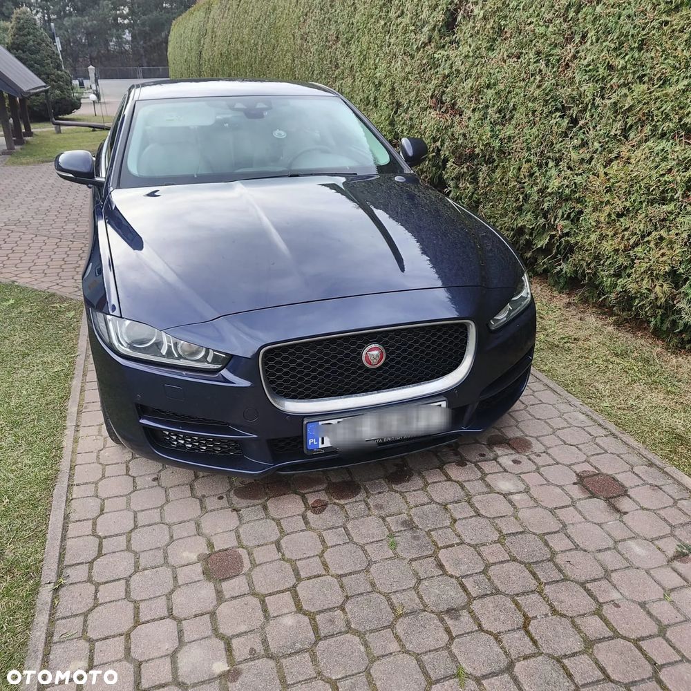 Jaguar XE 2.0 D Prestige - 1