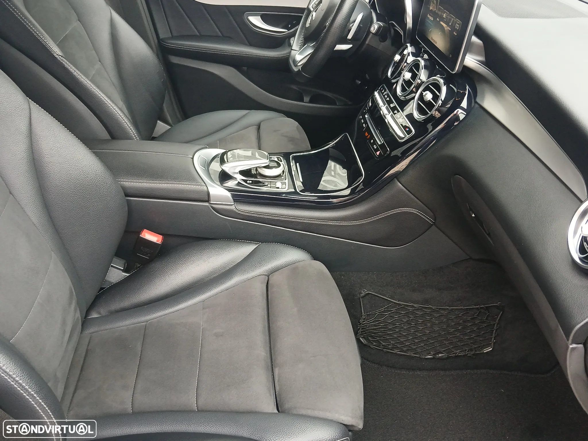 Mercedes-Benz GLC 250 d 4Matic 9G-TRONIC AMG Line - 22