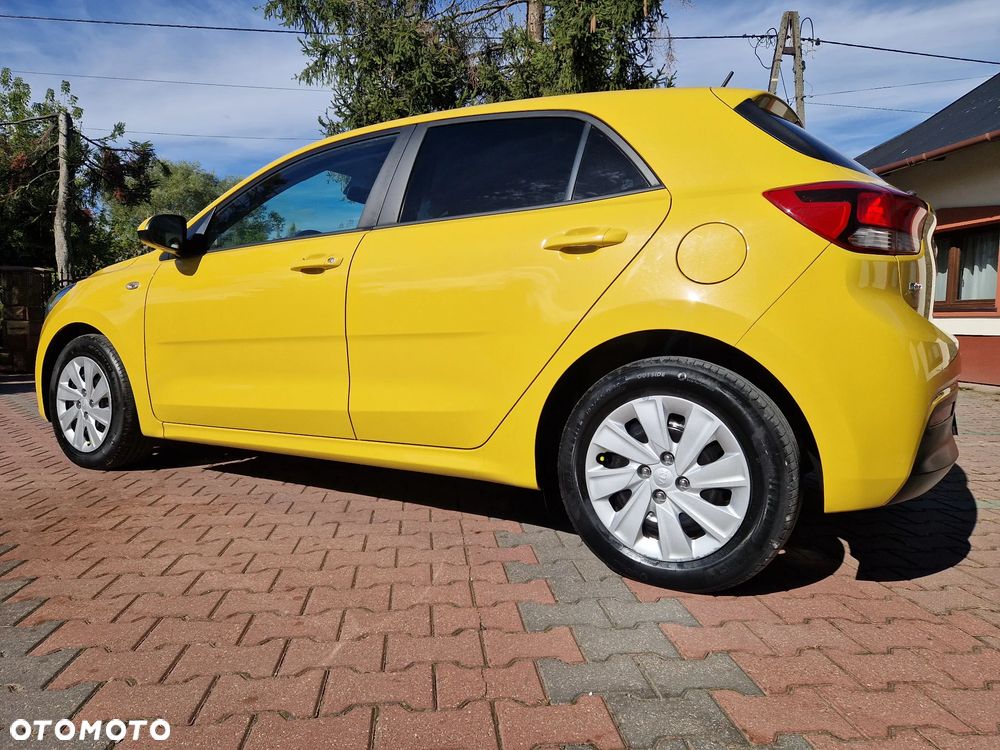 Kia Rio 1.2 L - 5