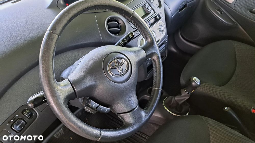 Toyota Yaris 1.0 Luna A/C - 11