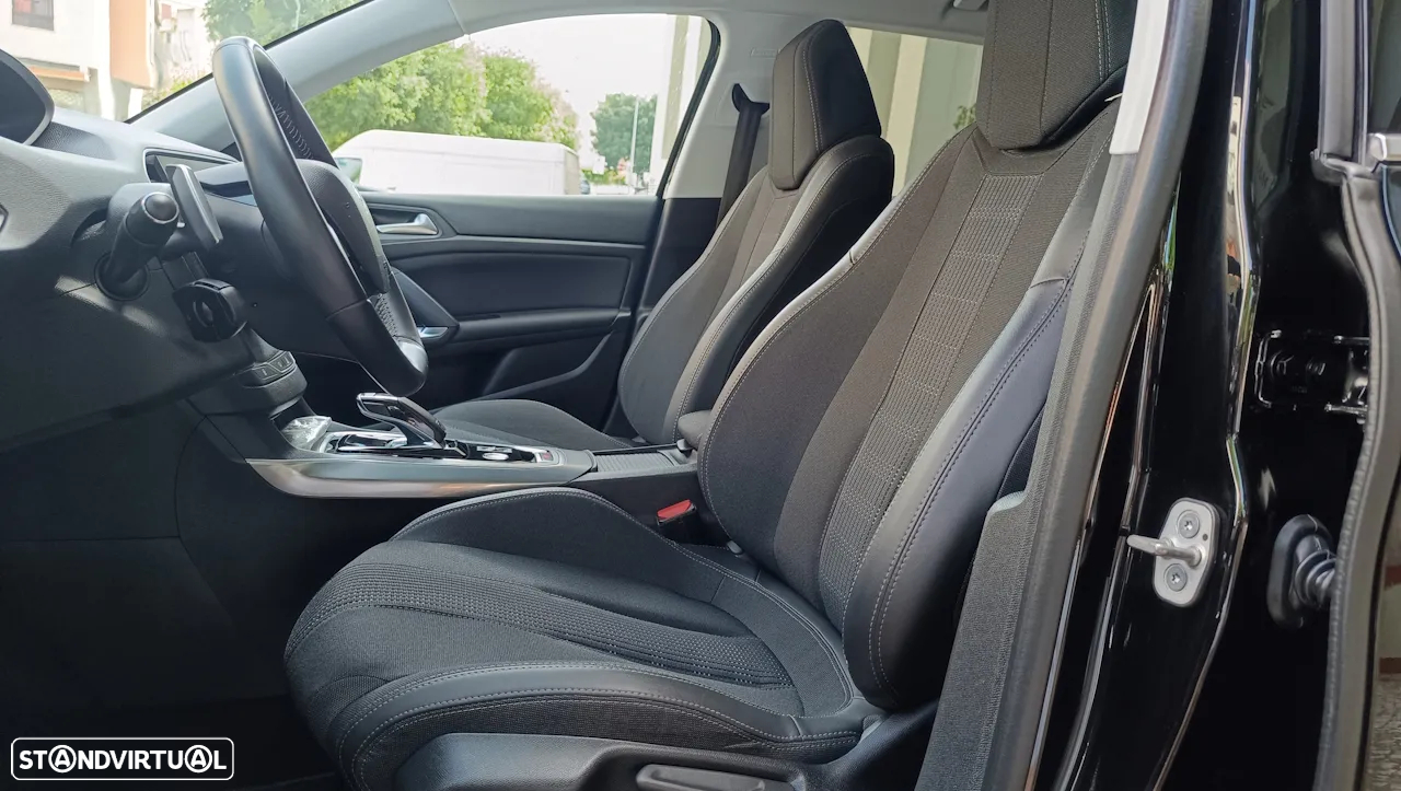 Peugeot 308 1.2 PureTech Allure EAT8 - 8