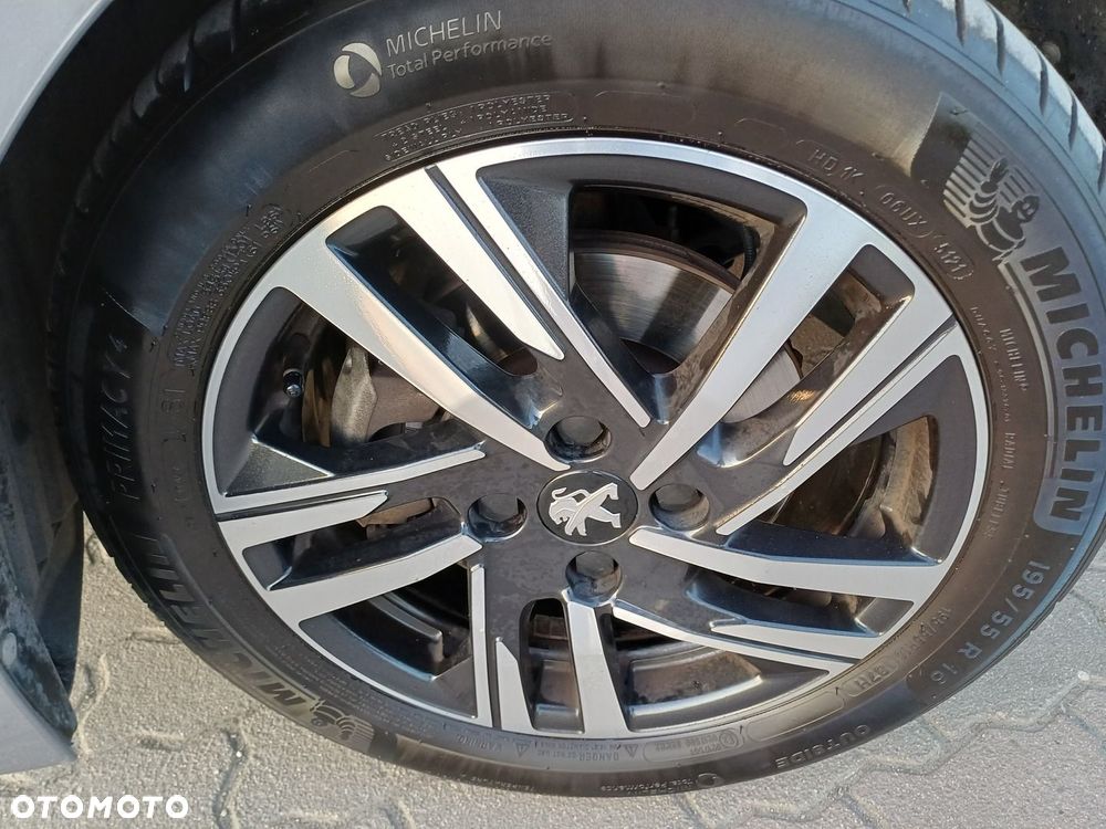 Peugeot 208 1.2 PureTech Allure Pack S&S - 9