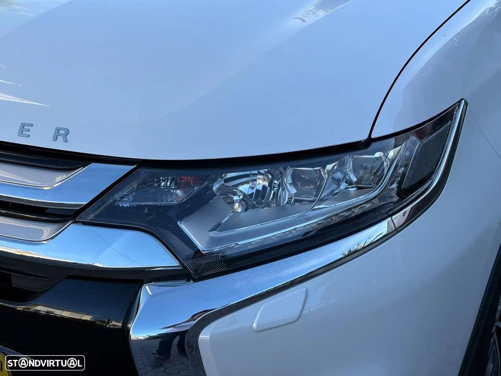 Mitsubishi Outlander 2.2 DI-D Instyle Navi - 16
