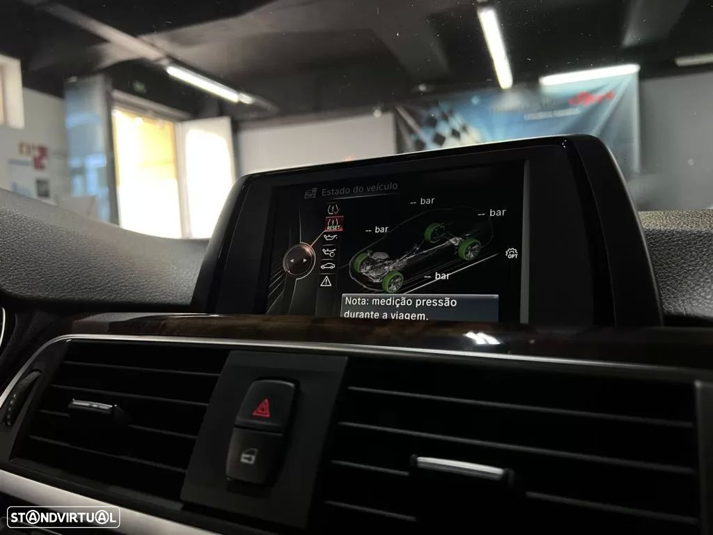 BMW 320 d Line Luxury Purity - 19