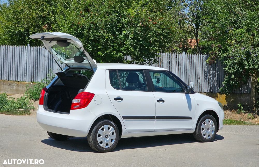Skoda Fabia 1.2 HTP Fresh - 2