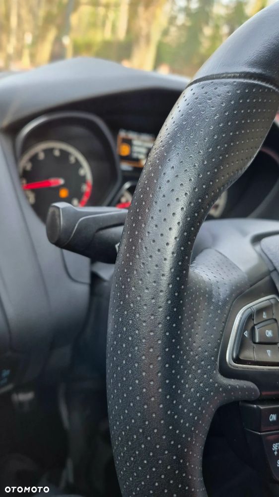 Ford Focus 2.0 EcoBoost ST mit Leder-Sport-Paket - 12