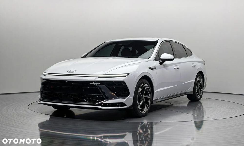 Hyundai Sonata - 2
