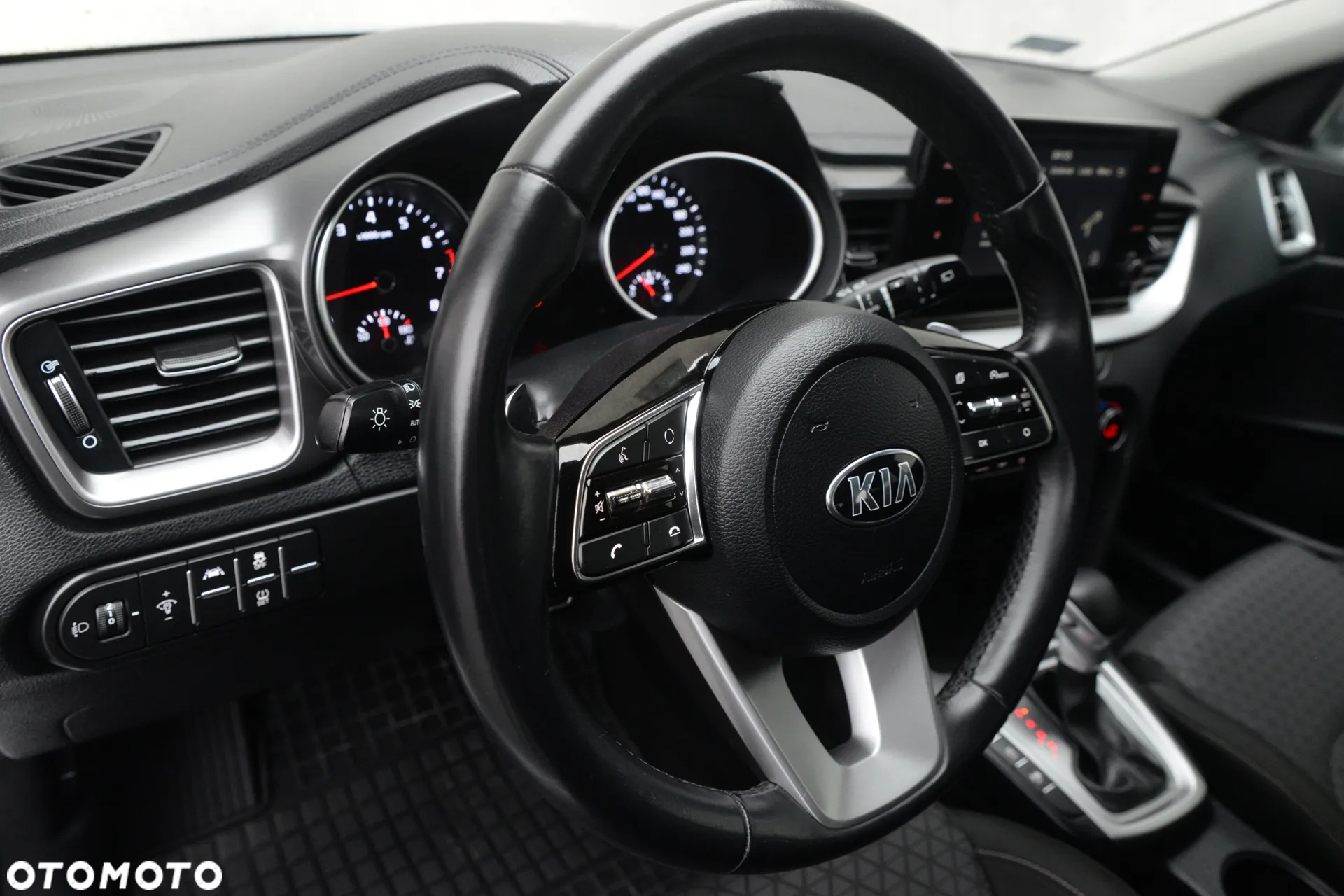Kia Ceed 1.5 T-GDI Business Line DCT - 8
