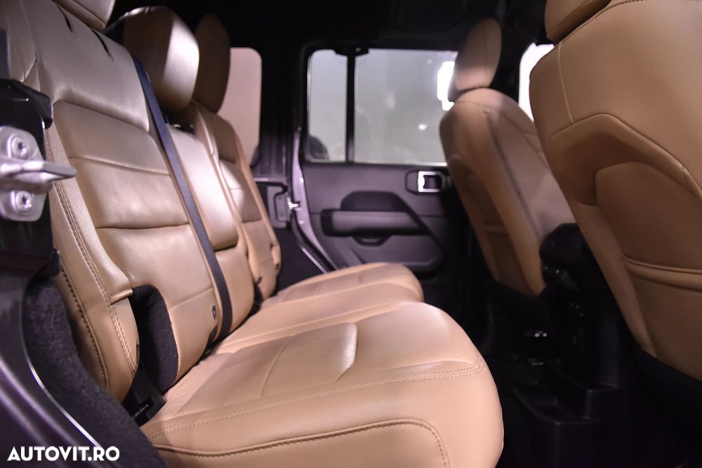 Jeep Wrangler Unlimited 2.2 CRD AT8 Sahara - 12