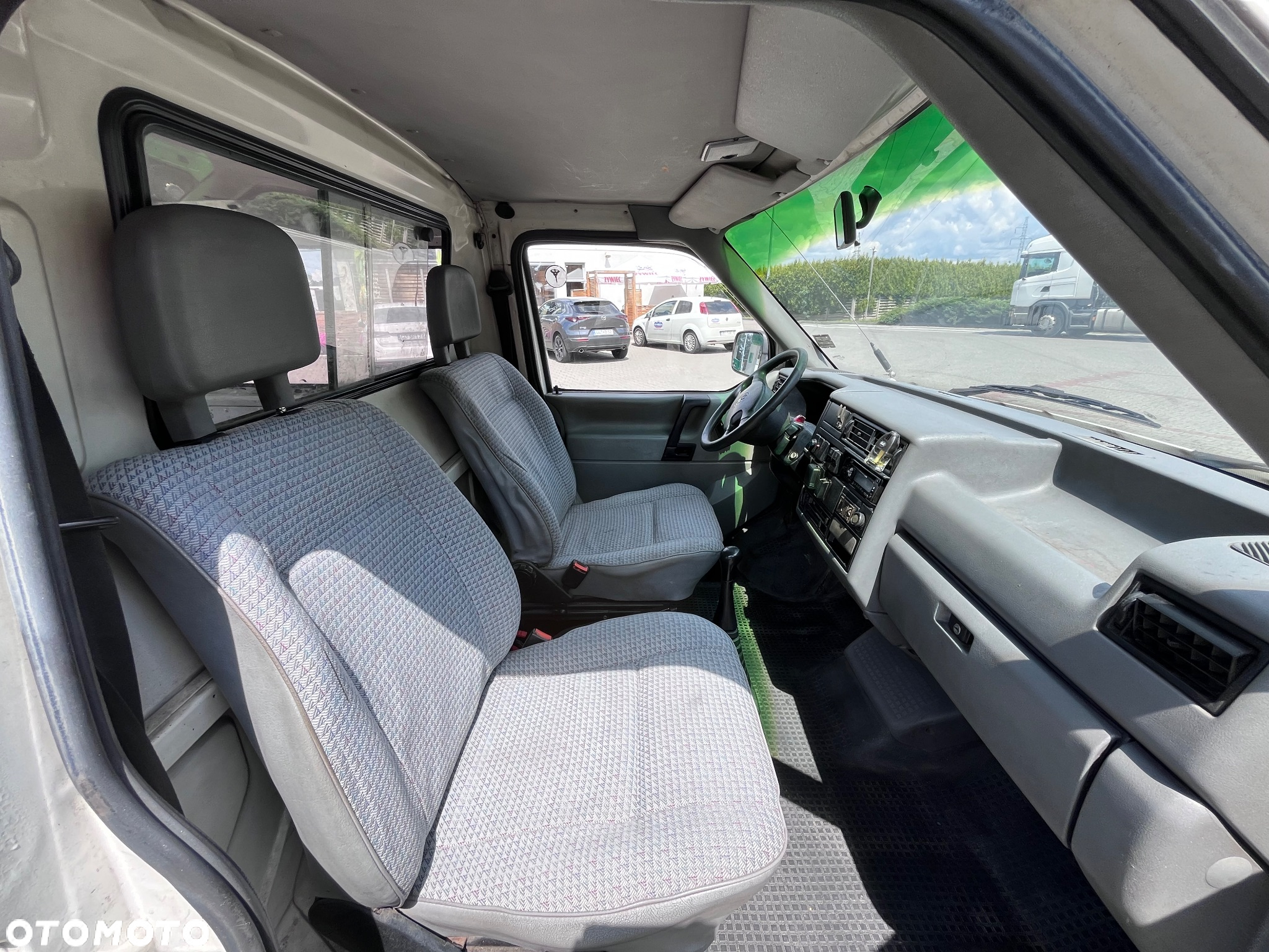 Volkswagen Transporter - 11