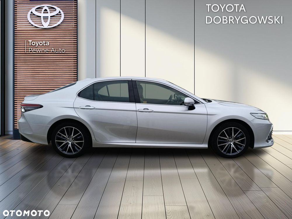 Toyota Camry - 6