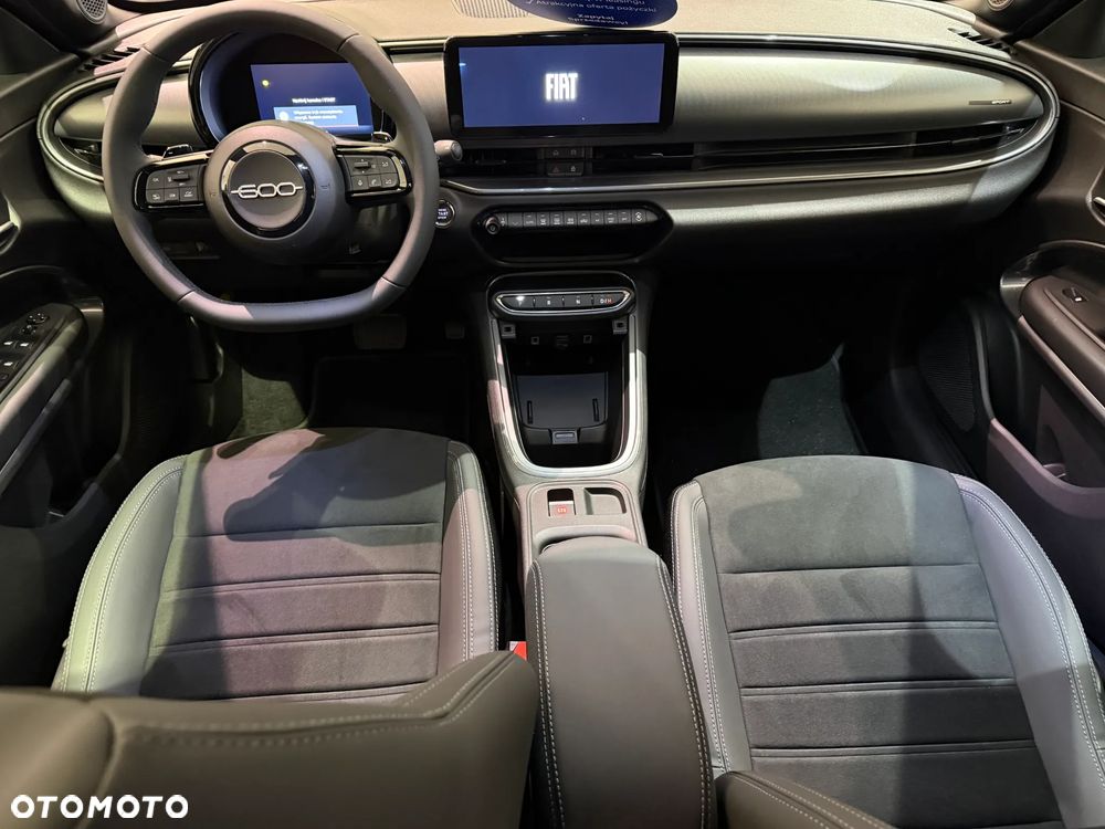 Fiat 600 1.2 Turbo Sport eDCT - 11