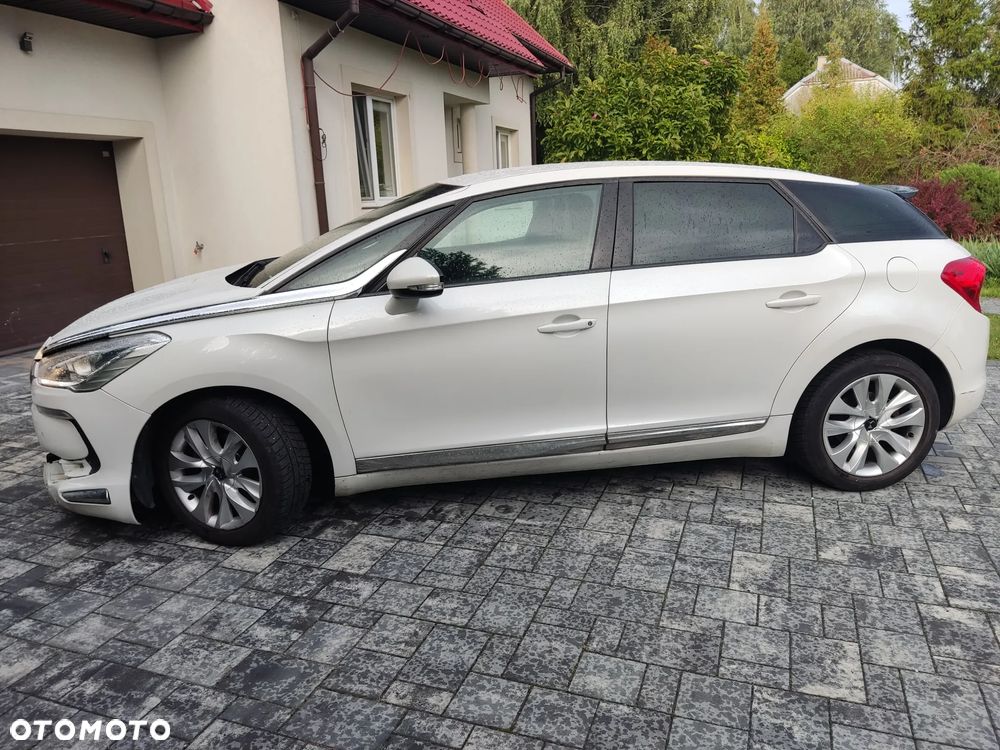 Citroën DS5 1.6 THP Chic S&S EAT6 - 12