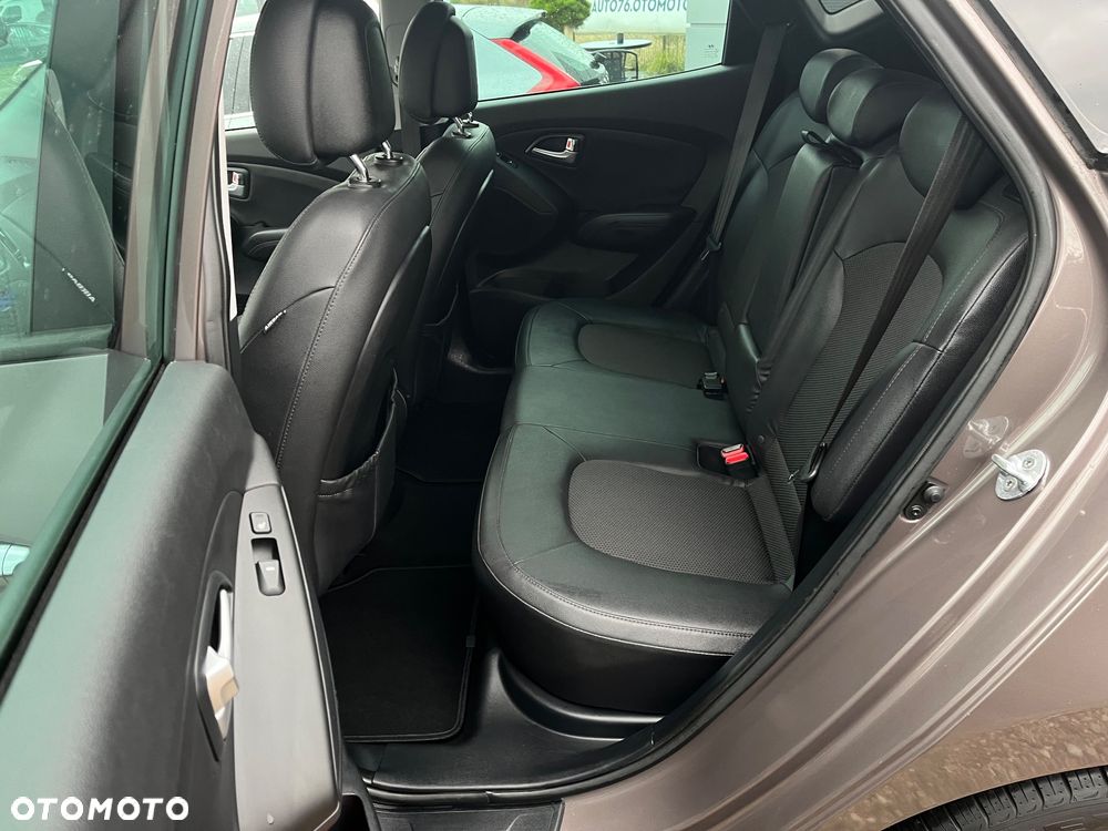 Hyundai ix35 2.0 CRDi 4WD Fifa World Cup Gold Edition - 25