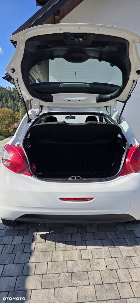 Peugeot 208 - 5