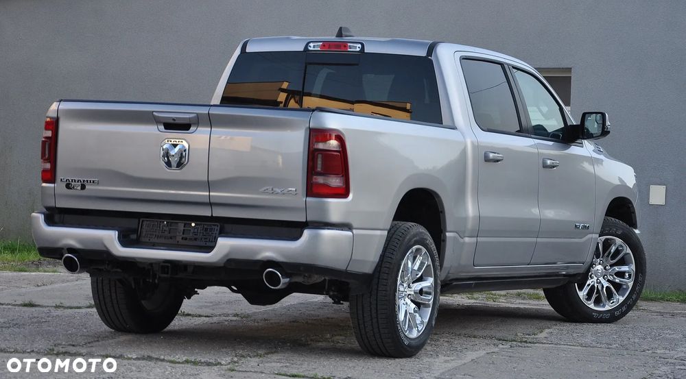 RAM 1500 5.7 Crew Cab Laramie - 11