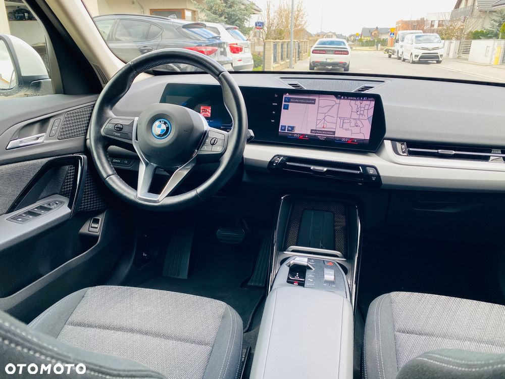 BMW iX1 xDrive30 66.5kWh xLine - 11