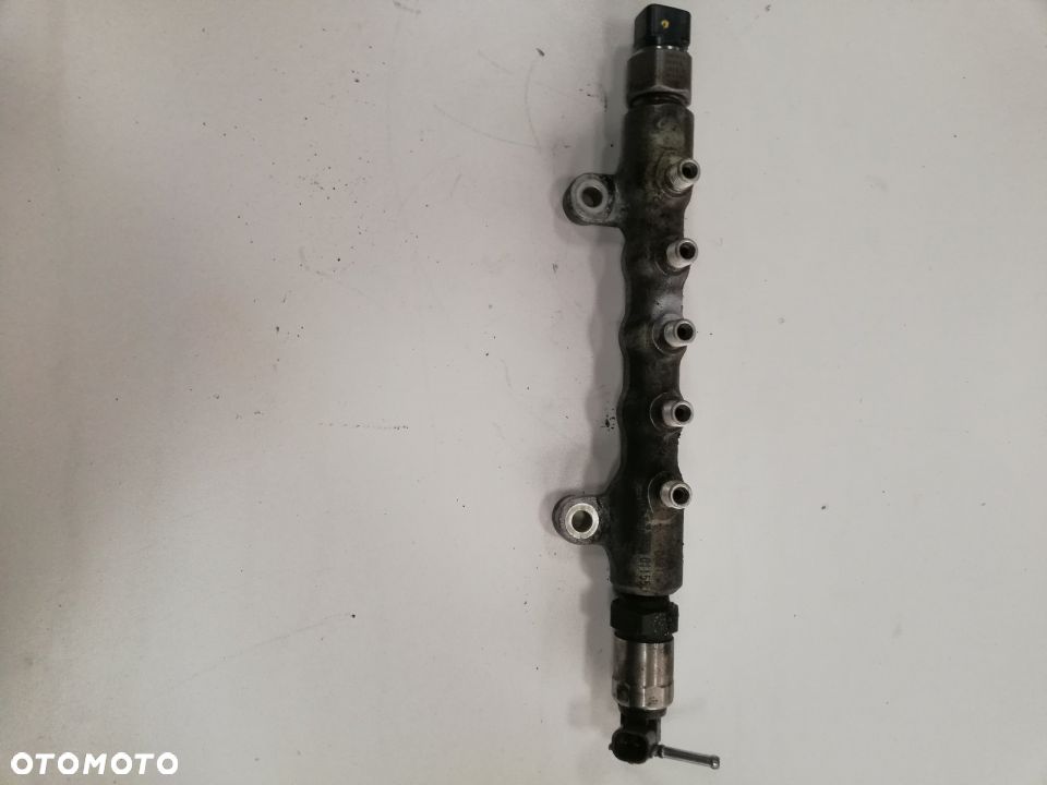 COROLLA VERSO 2.2 D-CAT 177 KONI LISTWA WTRYSKOWA - 1