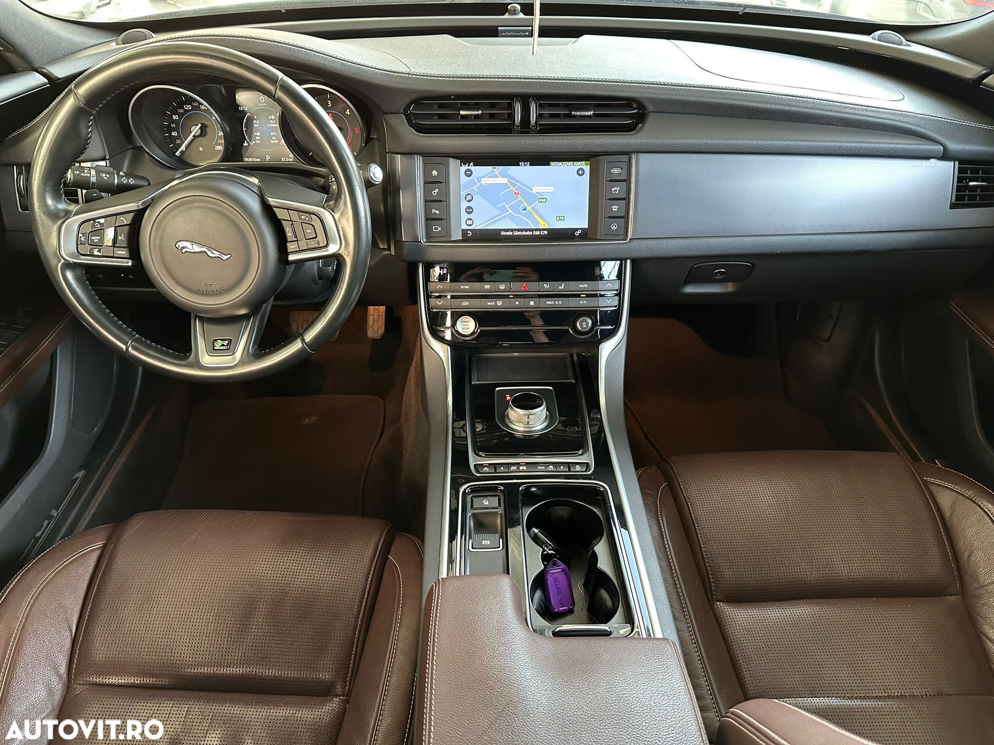 Jaguar XF 20d RWD R-Sport - 11