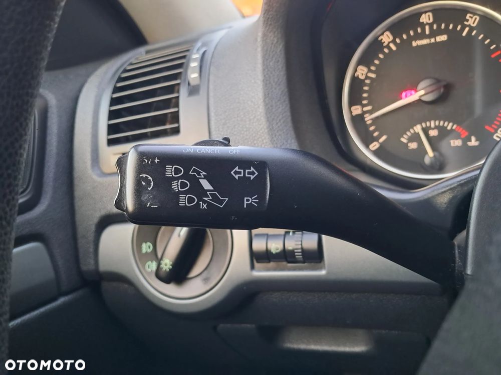 Skoda Octavia 1.6 Combi Advance - 15