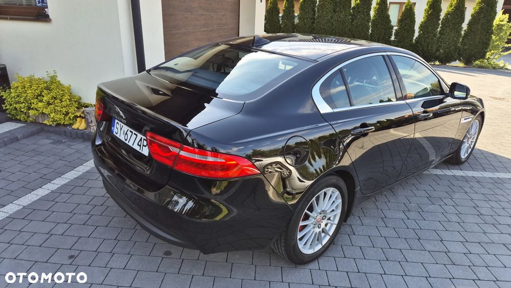 Jaguar XE 2.0 D Portfolio - 29