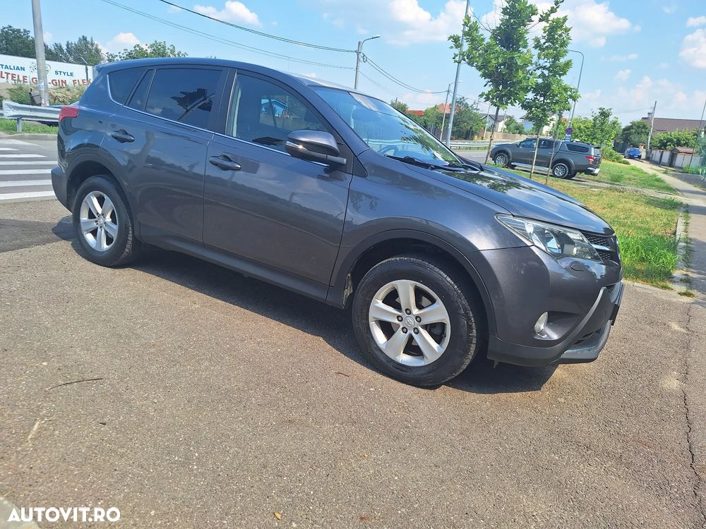 Toyota RAV4 2.2 D-4D Luxury - 3