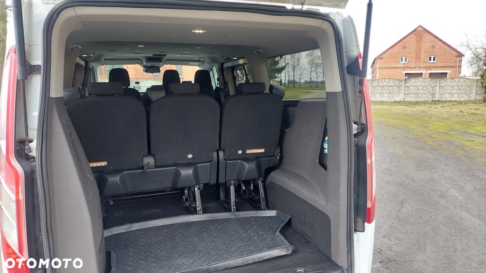 Ford Tourneo Custom - 9