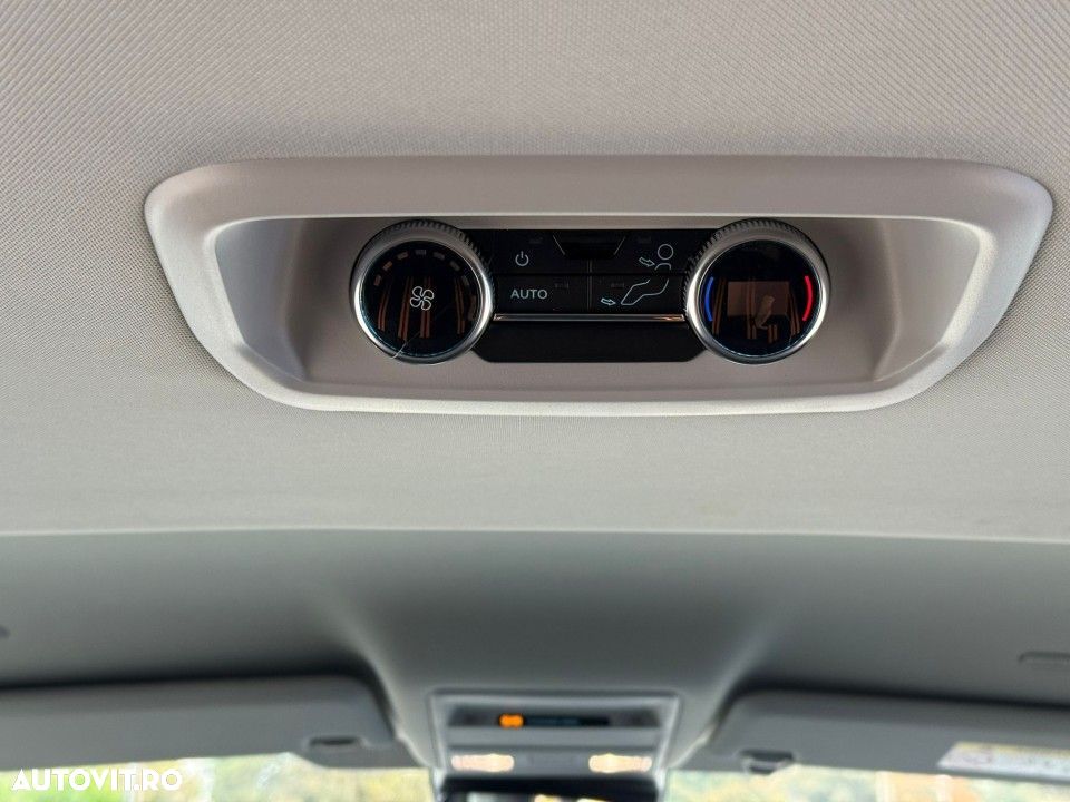 Ford Tourneo Custom - 20