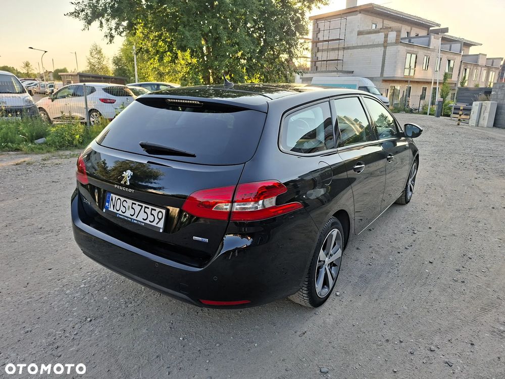 Peugeot 308 BlueHDi 150 EAT6 Stop & Start Business-Line - 4