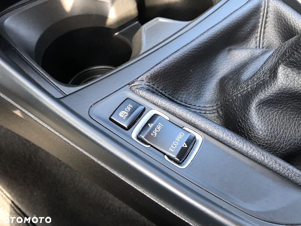 BMW Seria 1 118d DPF - 14