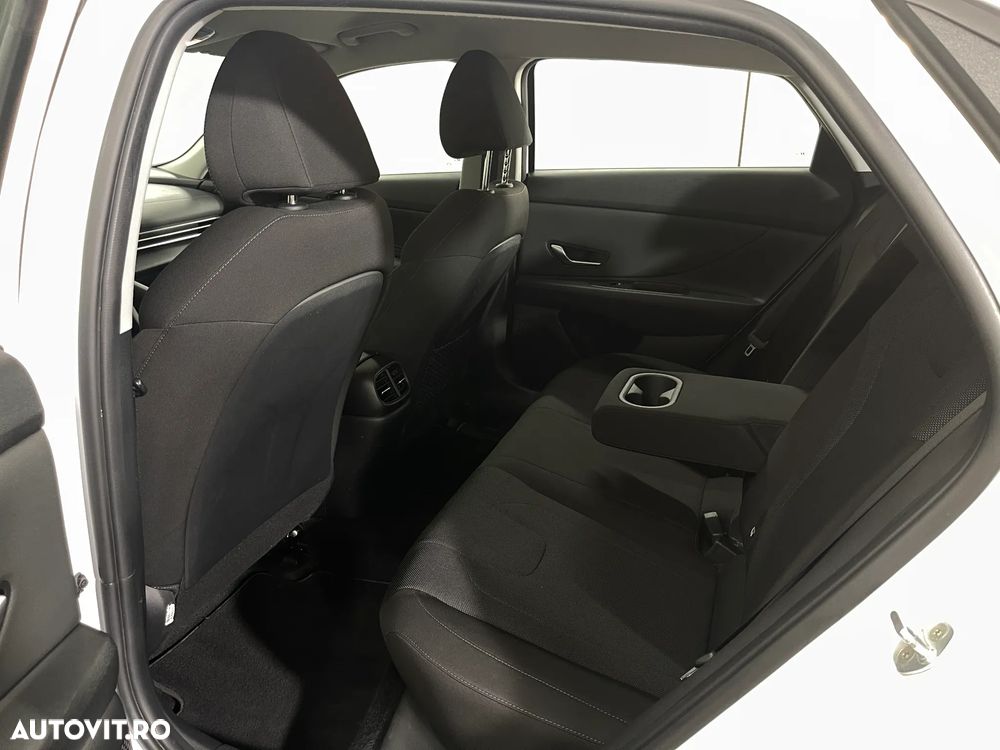 Hyundai Elantra 1.6 l 123 CP CVT Exclusive - 12