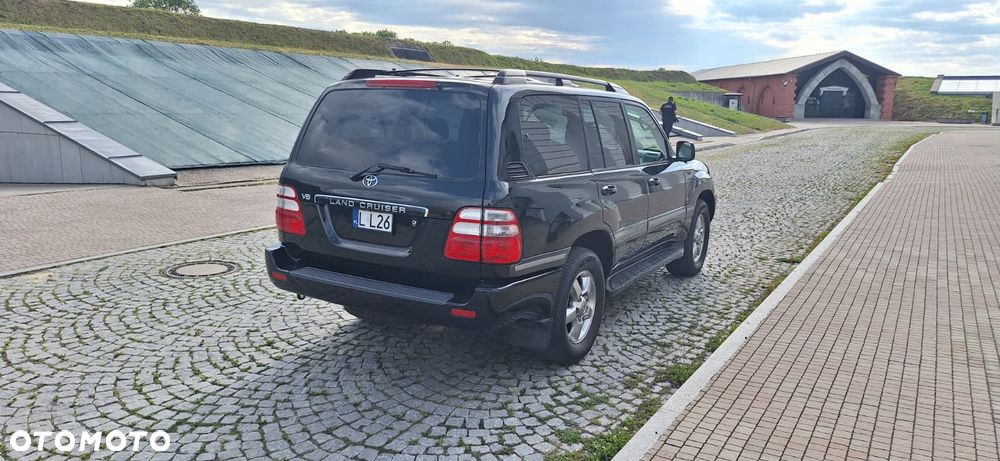 Toyota Land Cruiser - 12
