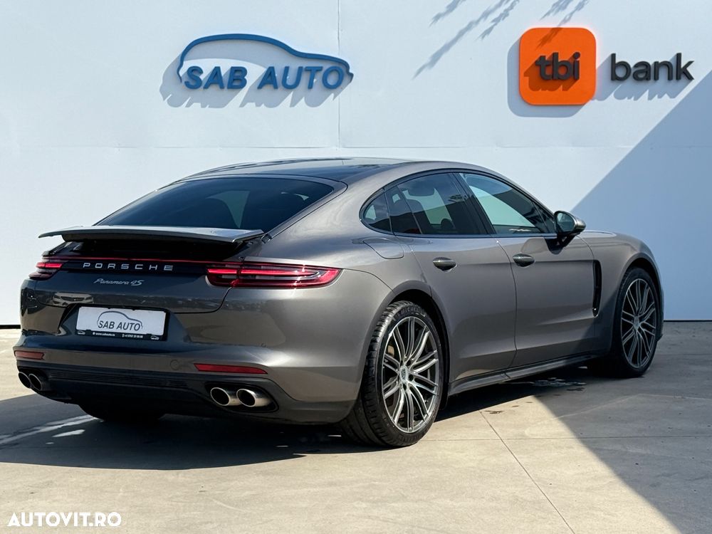 Porsche Panamera - 32