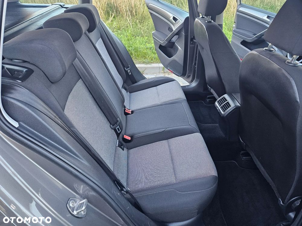 Volkswagen Golf - 21