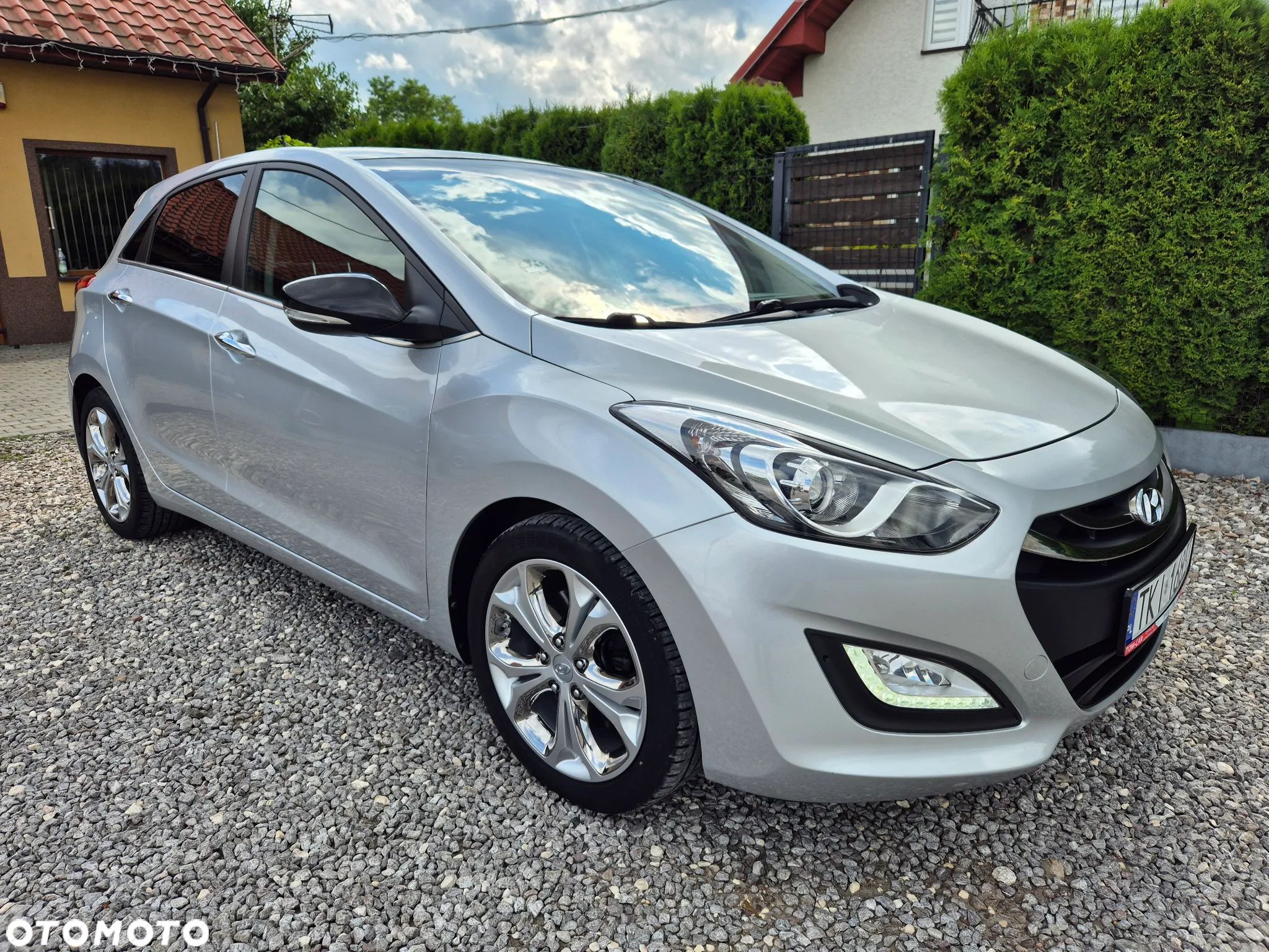 Hyundai i30 blue Kombi 1.6 GDi YES Gold - 1