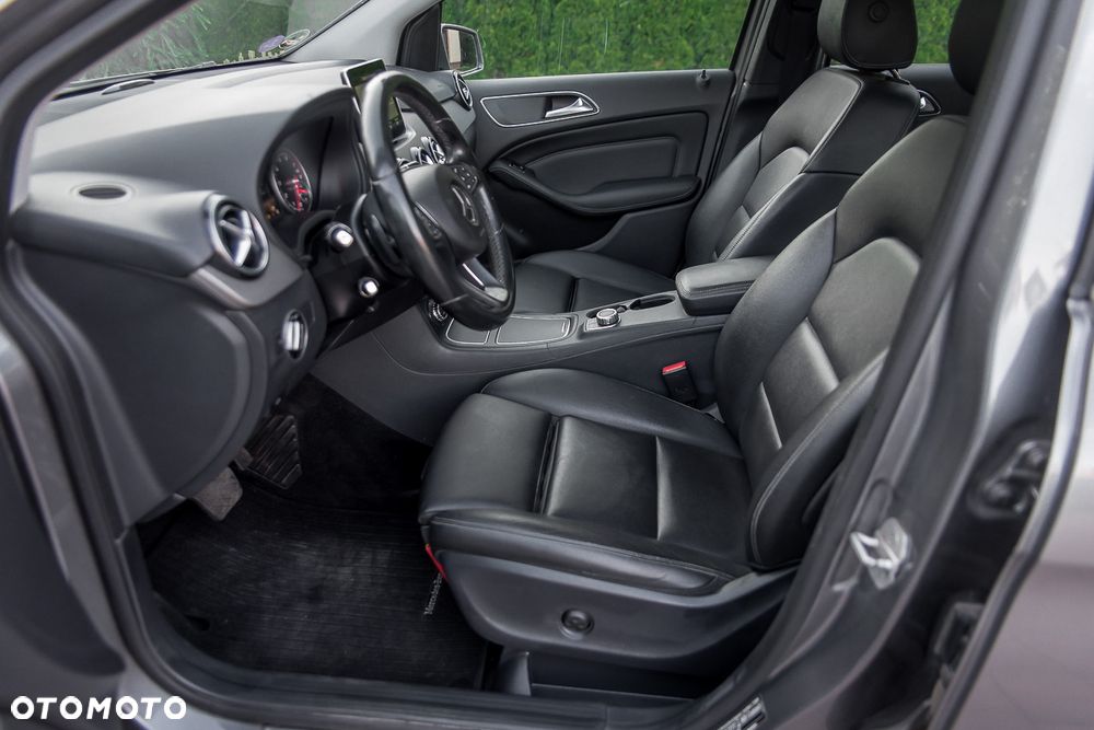 Mercedes-Benz Klasa B 180 7G-DCT Style - 13