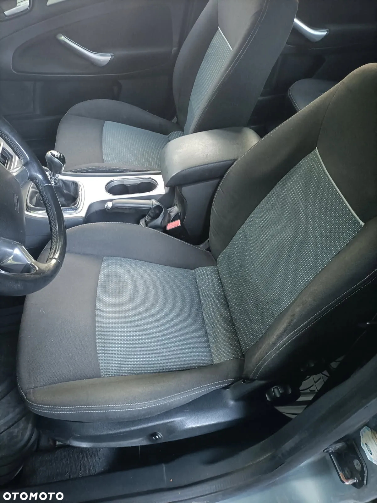 Ford Mondeo - 8