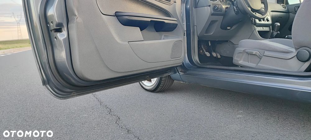 Ford Focus 1.6 TDCi Sport - 23