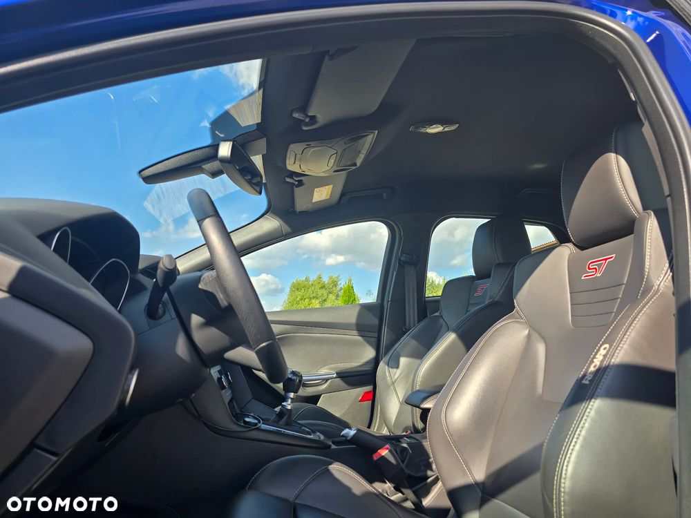 Ford Focus 2.0 EcoBoost ST mit Leder-Exclusiv-Paket - 8