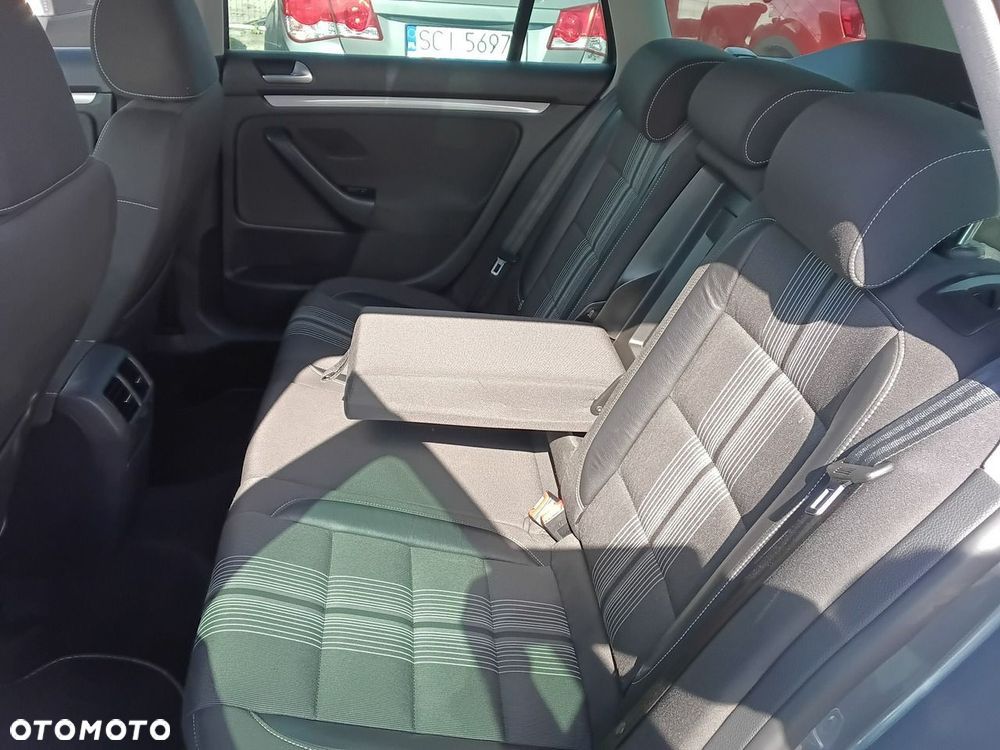 Volkswagen Golf - 14
