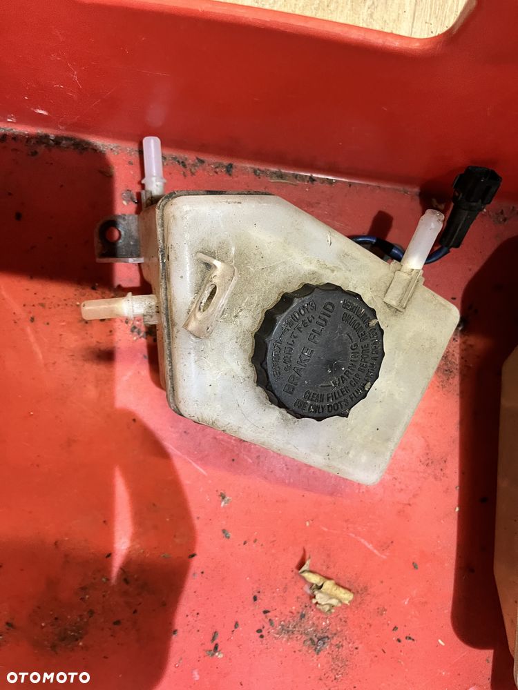 Zbiorniczek płynu hamulcowego Lexus LS460/ 600h 07-12r.