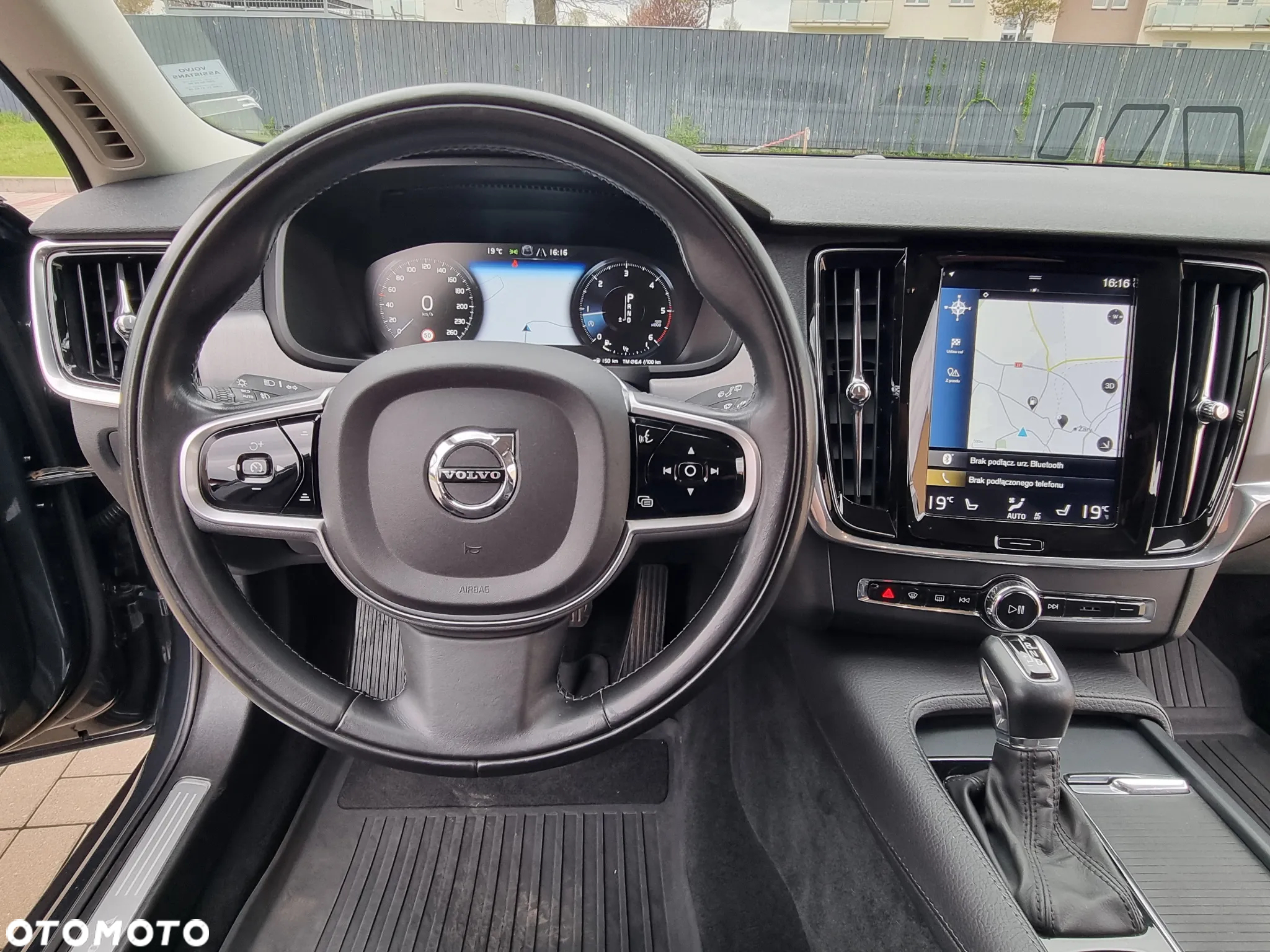 Volvo V90 D4 Geartronic Momentum Pro - 27