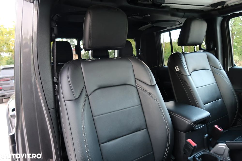 Jeep Gladiator 3.0L V6 Diesel AT8 4x4 264 CP Launch Edition - 11