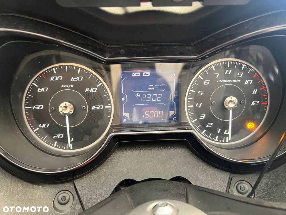 Yamaha X-max - 10