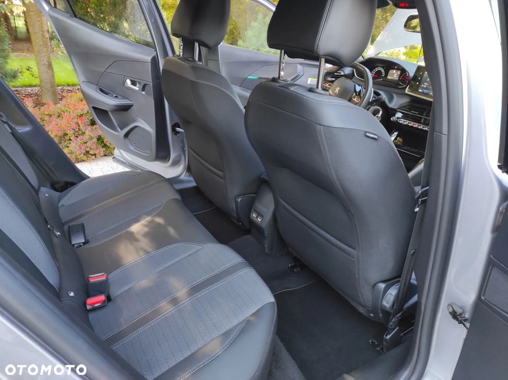 Peugeot 2008 1.5 BlueHDi Allure S&S EAT8 - 21
