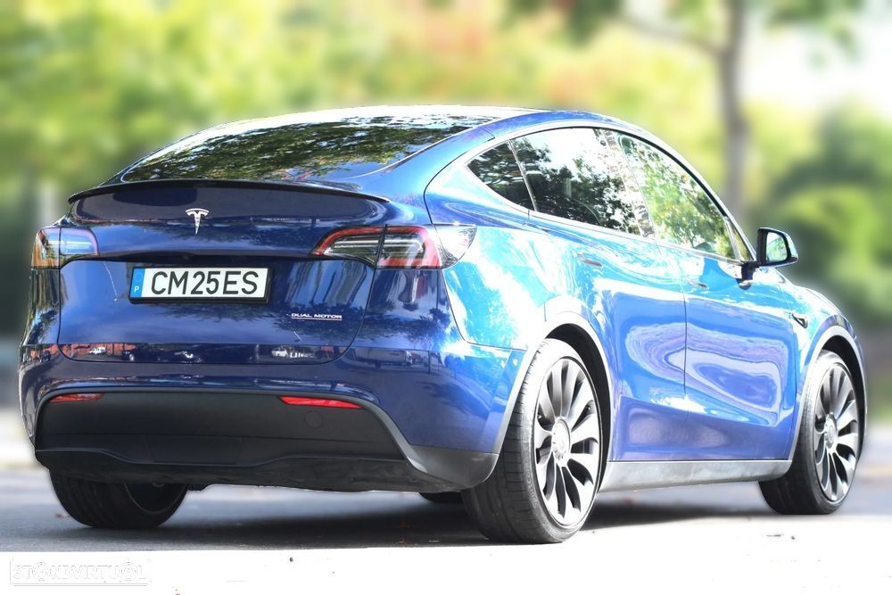 Tesla Model Y Performance Dual Motor AWD - 9