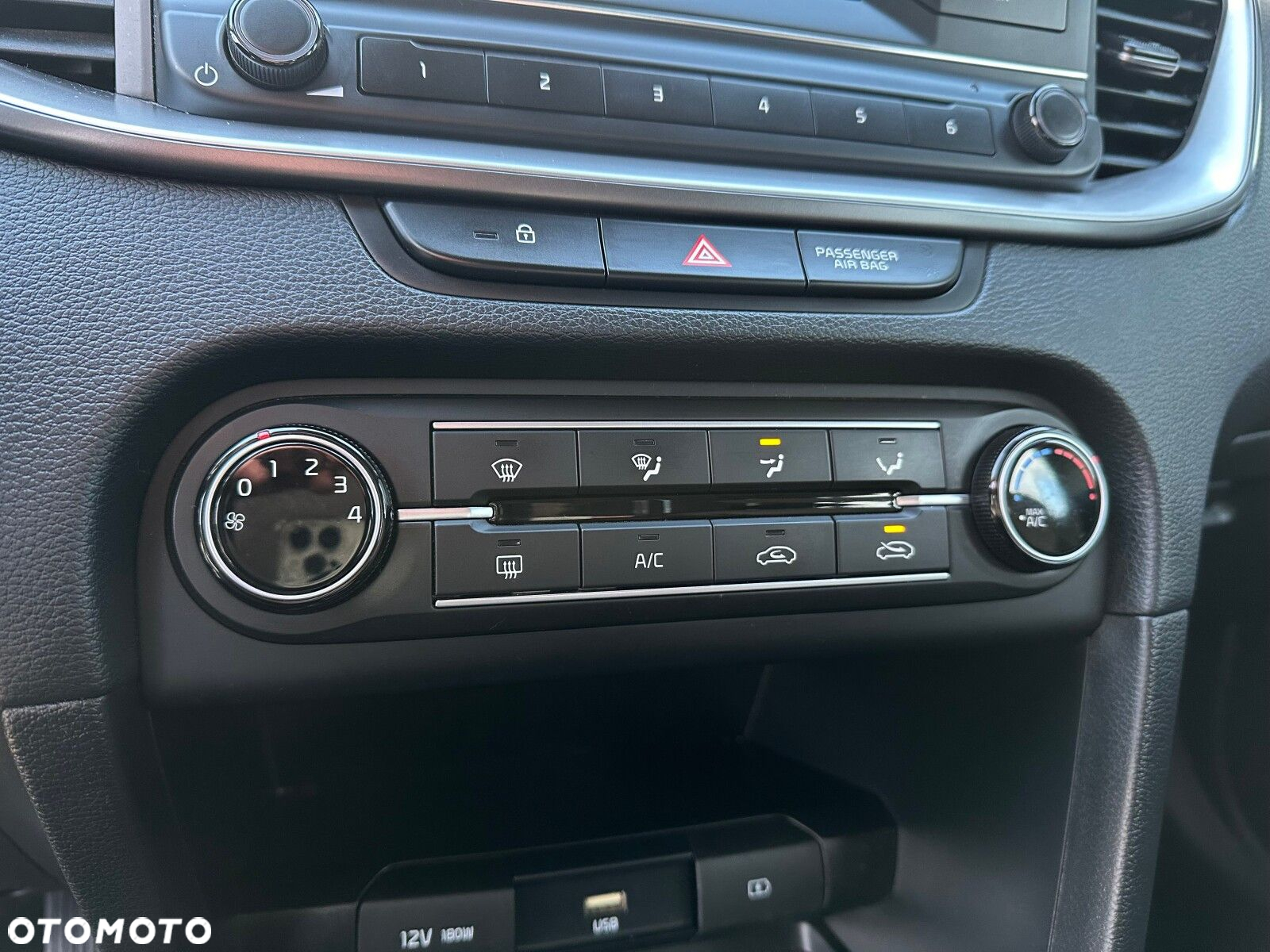 Kia Ceed - 25